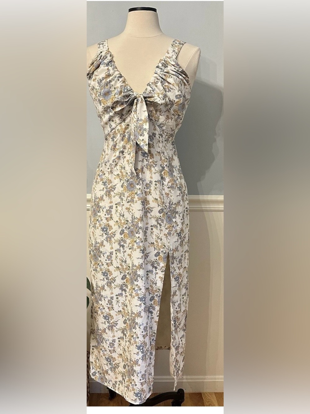 Abercrombie & Fitch Cream Floral Tie-Front Midi Dress